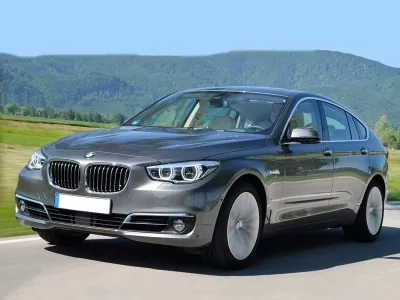 THAY KÍNH XE Ô TÔ BMW 528i tận nơi
